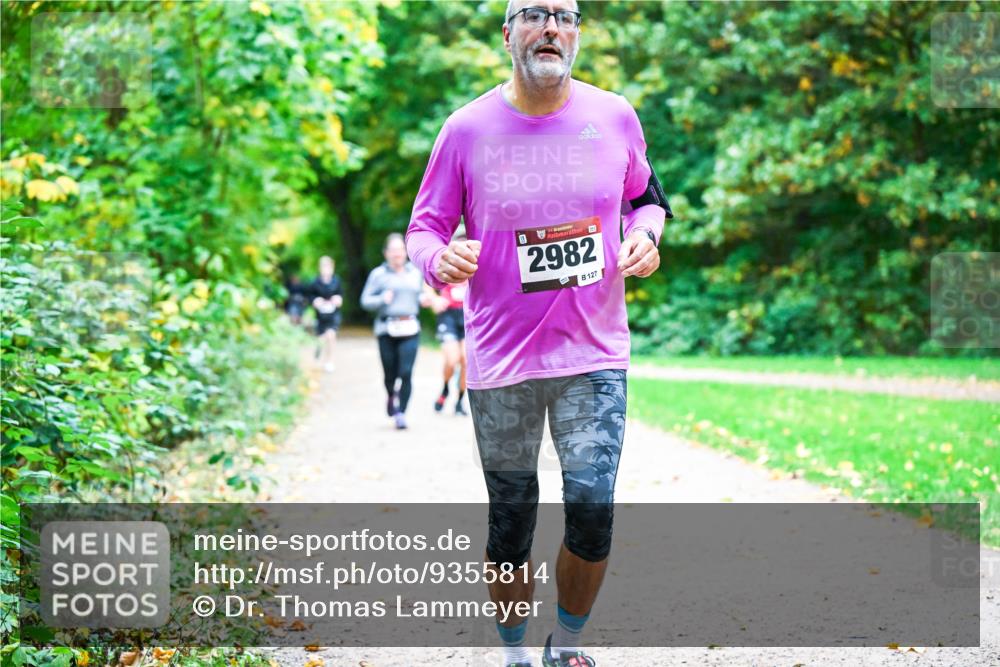 12.10.2025 - Bramfelder Halbmarathon 2025 Dr. Thomas Lammeyer http://msf.ph/oto/9355814 12.10.2025 10:54:55 Laufen 34, 2982, 127 meine-sportfotos.de