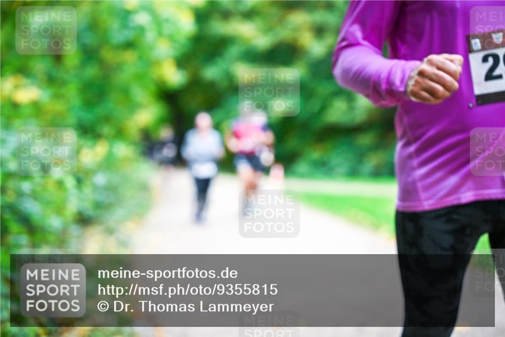 12.10.2025 - Bramfelder Halbmarathon 2025 Dr. Thomas Lammeyer http://msf.ph/oto/9355815 12.10.2025 10:54:56 Laufen 2 meine-sportfotos.de