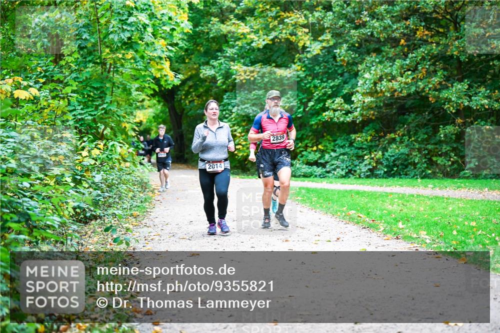 12.10.2025 - Bramfelder Halbmarathon 2025 Dr. Thomas Lammeyer http://msf.ph/oto/9355821 12.10.2025 10:54:57 Laufen 2643, 2014, 2839 meine-sportfotos.de