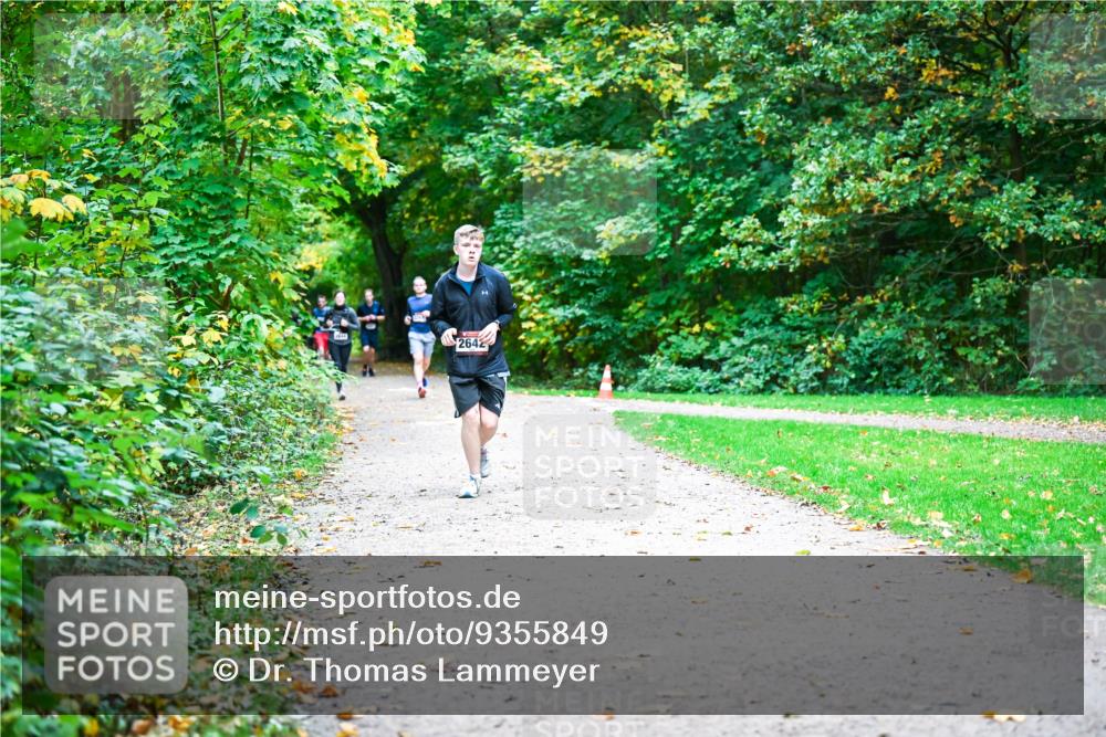 12.10.2025 - Bramfelder Halbmarathon 2025 Dr. Thomas Lammeyer http://msf.ph/oto/9355849 12.10.2025 10:55:01 Laufen 26, 2642 meine-sportfotos.de