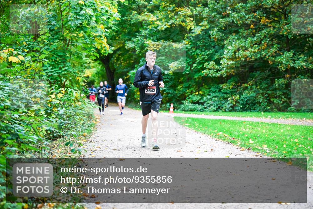 12.10.2025 - Bramfelder Halbmarathon 2025 Dr. Thomas Lammeyer http://msf.ph/oto/9355856 12.10.2025 10:55:02 Laufen 2642 meine-sportfotos.de