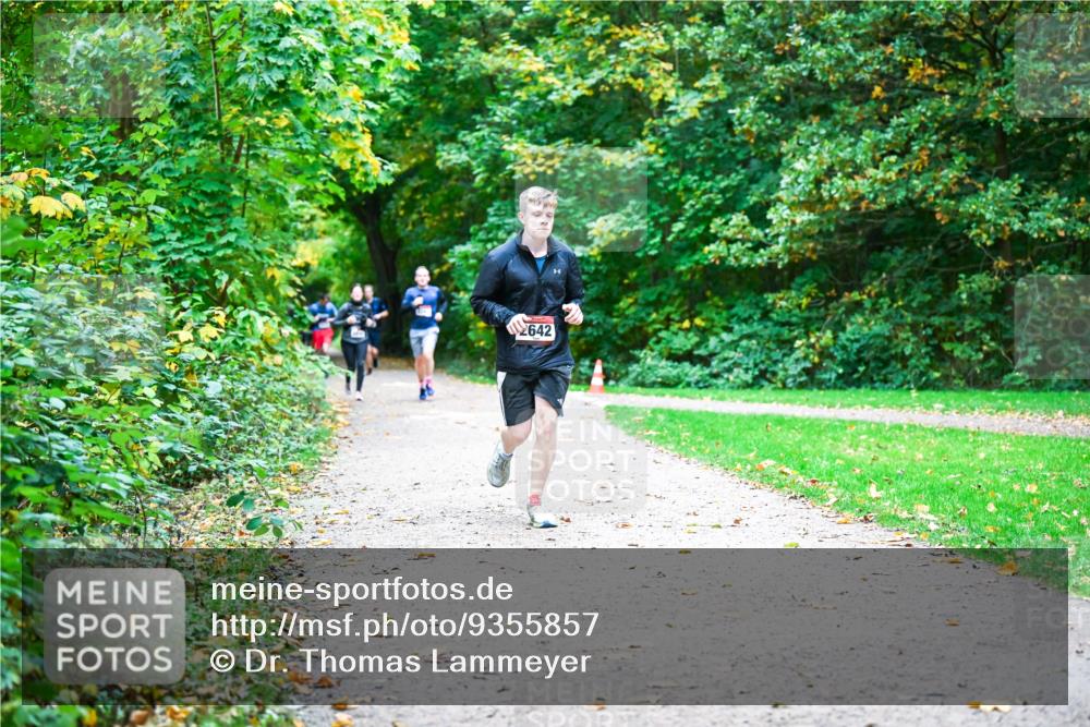 12.10.2025 - Bramfelder Halbmarathon 2025 Dr. Thomas Lammeyer http://msf.ph/oto/9355857 12.10.2025 10:55:02 Laufen 2642 meine-sportfotos.de