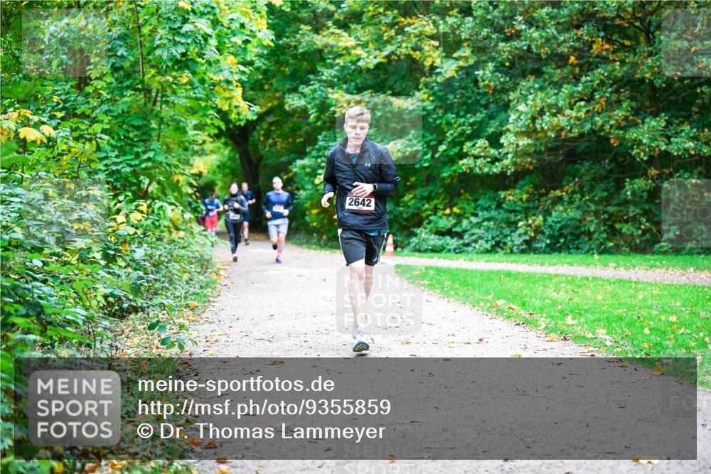 12.10.2025 - Bramfelder Halbmarathon 2025 Dr. Thomas Lammeyer http://msf.ph/oto/9355859 12.10.2025 10:55:02 Laufen 2642 meine-sportfotos.de