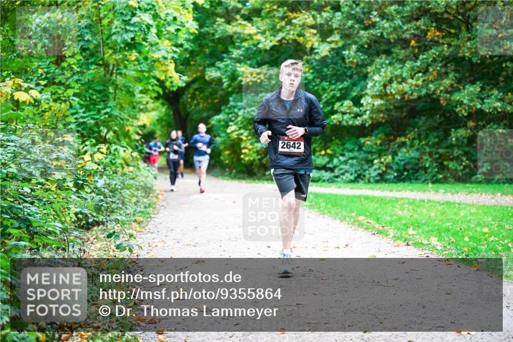 12.10.2025 - Bramfelder Halbmarathon 2025 Dr. Thomas Lammeyer http://msf.ph/oto/9355864 12.10.2025 10:55:03 Laufen 2642 meine-sportfotos.de