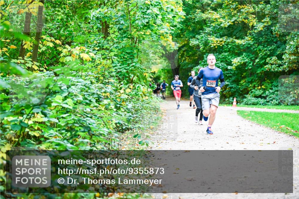 12.10.2025 - Bramfelder Halbmarathon 2025 Dr. Thomas Lammeyer http://msf.ph/oto/9355873 12.10.2025 10:55:07 Laufen 2261 meine-sportfotos.de