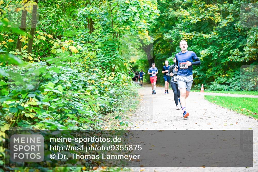 12.10.2025 - Bramfelder Halbmarathon 2025 Dr. Thomas Lammeyer http://msf.ph/oto/9355875 12.10.2025 10:55:07 Laufen 28, 2261 meine-sportfotos.de