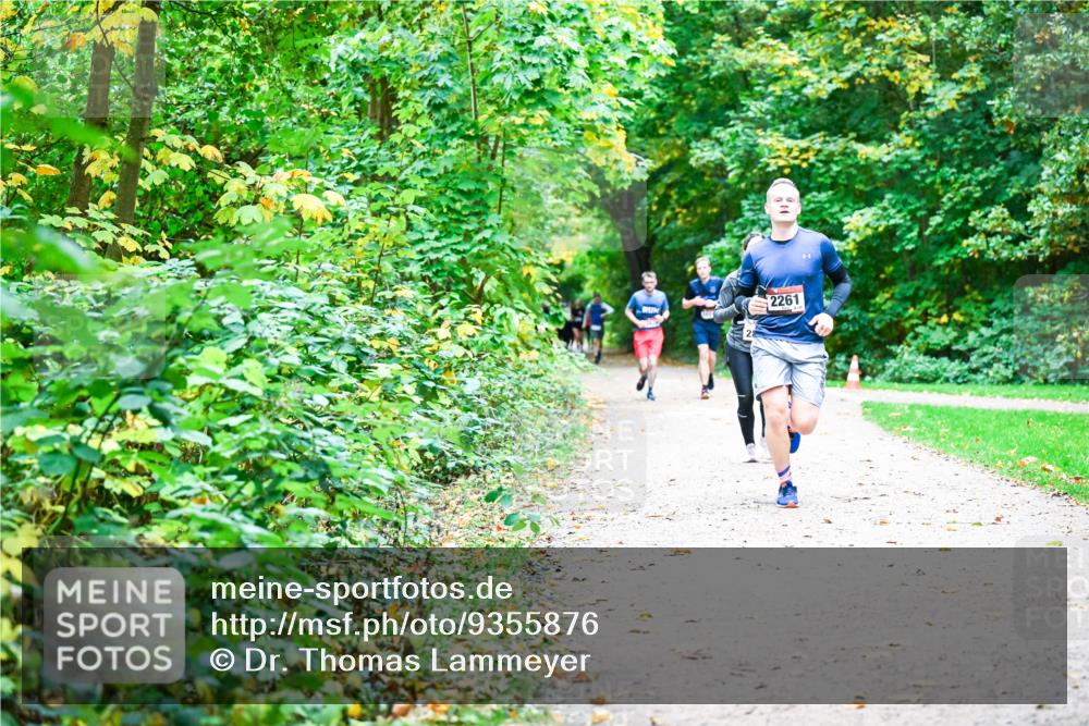 12.10.2025 - Bramfelder Halbmarathon 2025 Dr. Thomas Lammeyer http://msf.ph/oto/9355876 12.10.2025 10:55:08 Laufen 2261 meine-sportfotos.de