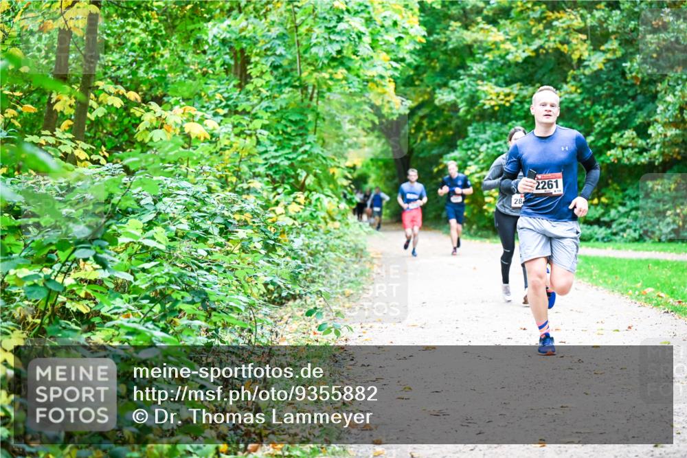 12.10.2025 - Bramfelder Halbmarathon 2025 Dr. Thomas Lammeyer http://msf.ph/oto/9355882 12.10.2025 10:55:08 Laufen 28, 2261 meine-sportfotos.de