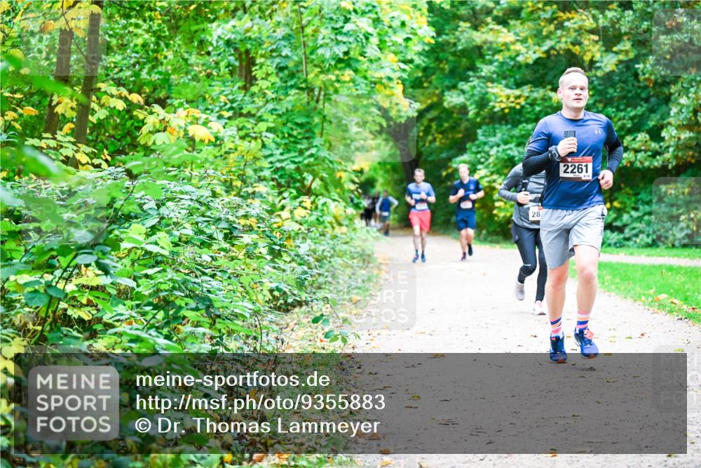 12.10.2025 - Bramfelder Halbmarathon 2025 Dr. Thomas Lammeyer http://msf.ph/oto/9355883 12.10.2025 10:55:09 Laufen 28, 2261, 8135 meine-sportfotos.de