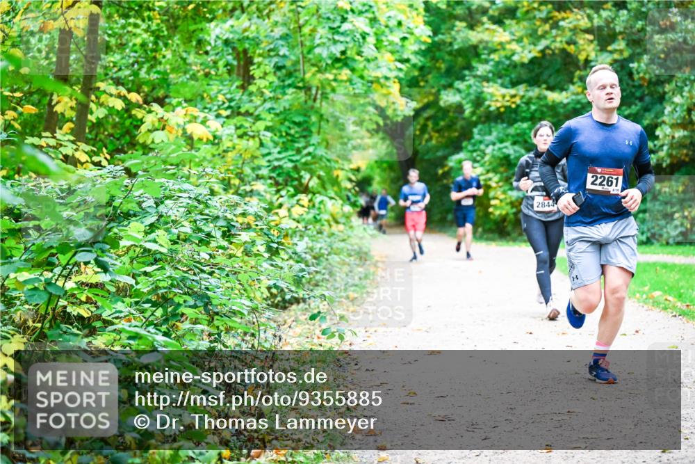 12.10.2025 - Bramfelder Halbmarathon 2025 Dr. Thomas Lammeyer http://msf.ph/oto/9355885 12.10.2025 10:55:09 Laufen 2844, 2261, 8, 135 meine-sportfotos.de