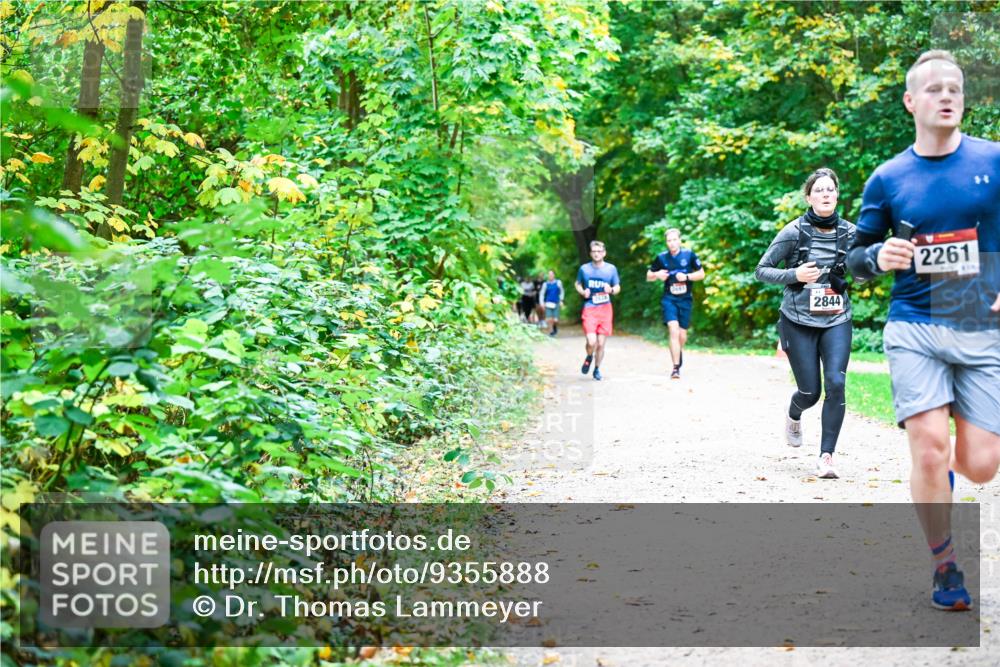 12.10.2025 - Bramfelder Halbmarathon 2025 Dr. Thomas Lammeyer http://msf.ph/oto/9355888 12.10.2025 10:55:09 Laufen 2261, 2844 meine-sportfotos.de