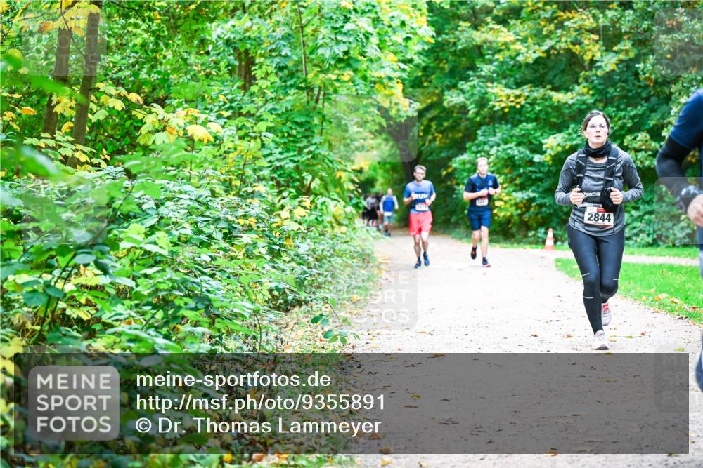12.10.2025 - Bramfelder Halbmarathon 2025 Dr. Thomas Lammeyer http://msf.ph/oto/9355891 12.10.2025 10:55:10 Laufen 2844 meine-sportfotos.de