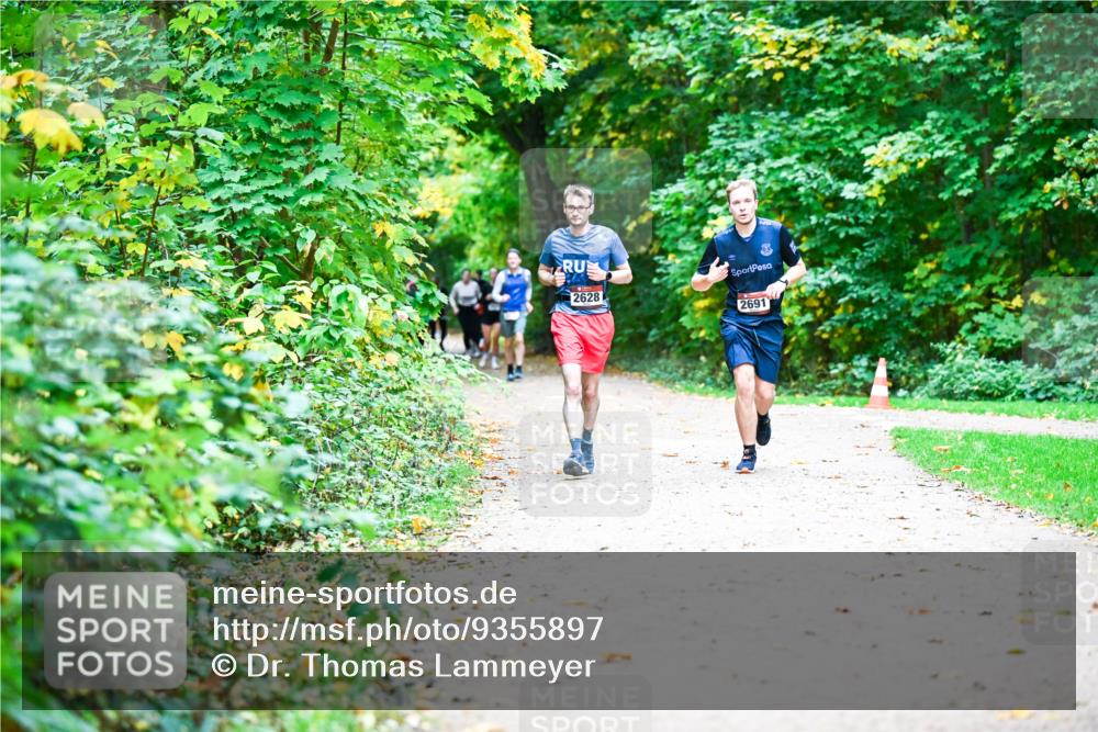 12.10.2025 - Bramfelder Halbmarathon 2025 Dr. Thomas Lammeyer http://msf.ph/oto/9355897 12.10.2025 10:55:11 Laufen 2628, 2691 meine-sportfotos.de