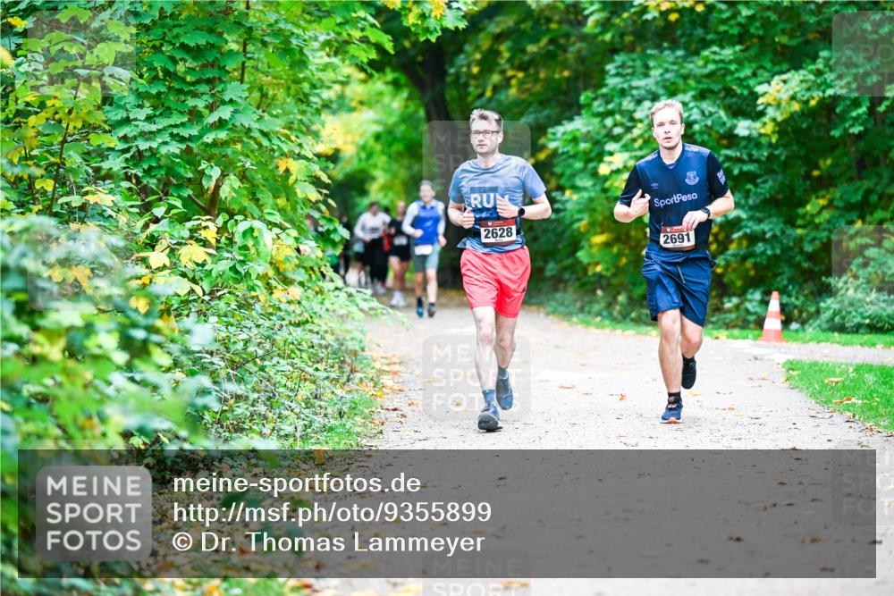 12.10.2025 - Bramfelder Halbmarathon 2025 Dr. Thomas Lammeyer http://msf.ph/oto/9355899 12.10.2025 10:55:12 Laufen 2024, 2628, 2691 meine-sportfotos.de