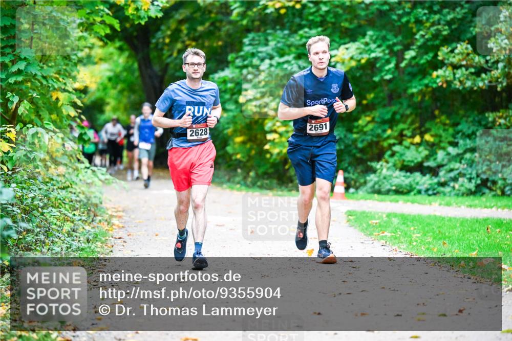 12.10.2025 - Bramfelder Halbmarathon 2025 Dr. Thomas Lammeyer http://msf.ph/oto/9355904 12.10.2025 10:55:13 Laufen 2024, 2628, 2691 meine-sportfotos.de