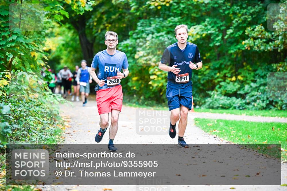 12.10.2025 - Bramfelder Halbmarathon 2025 Dr. Thomas Lammeyer http://msf.ph/oto/9355905 12.10.2025 10:55:13 Laufen 2024, 2628, 2691 meine-sportfotos.de