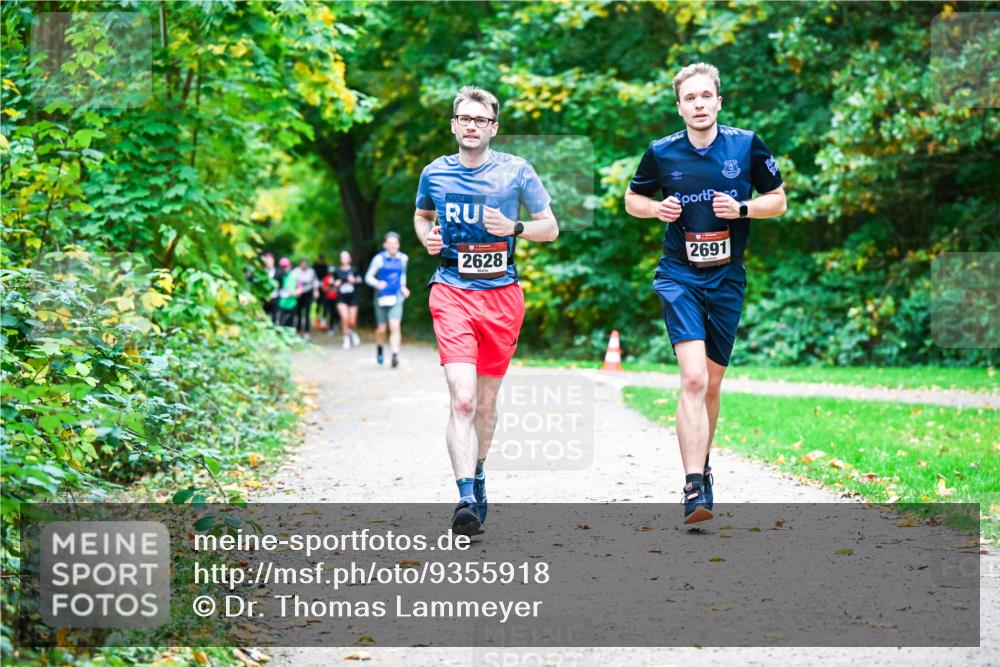 12.10.2025 - Bramfelder Halbmarathon 2025 Dr. Thomas Lammeyer http://msf.ph/oto/9355918 12.10.2025 10:55:15 Laufen 2024, 2628, 2691 meine-sportfotos.de