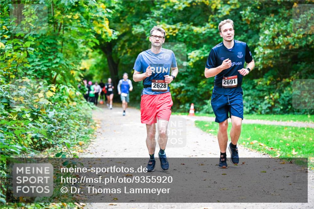 12.10.2025 - Bramfelder Halbmarathon 2025 Dr. Thomas Lammeyer http://msf.ph/oto/9355920 12.10.2025 10:55:15 Laufen 2024, 2628, 2691 meine-sportfotos.de