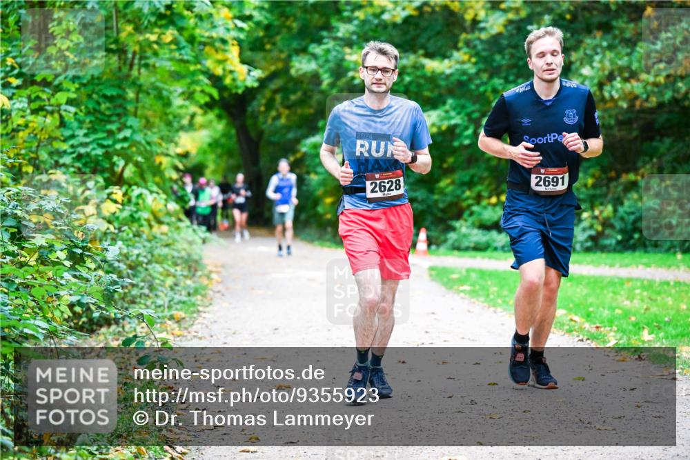12.10.2025 - Bramfelder Halbmarathon 2025 Dr. Thomas Lammeyer http://msf.ph/oto/9355923 12.10.2025 10:55:15 Laufen 2024, 2628, 2691 meine-sportfotos.de