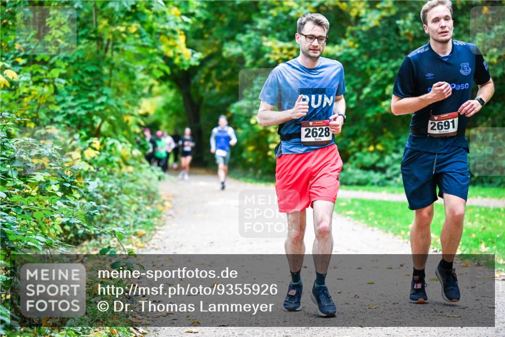 12.10.2025 - Bramfelder Halbmarathon 2025 Dr. Thomas Lammeyer http://msf.ph/oto/9355926 12.10.2025 10:55:16 Laufen 2024, 2628, 2691 meine-sportfotos.de