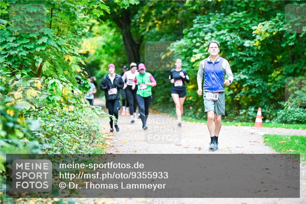 12.10.2025 - Bramfelder Halbmarathon 2025 Dr. Thomas Lammeyer http://msf.ph/oto/9355933 12.10.2025 10:55:19 Laufen 26, 9, 1923, 2478 meine-sportfotos.de
