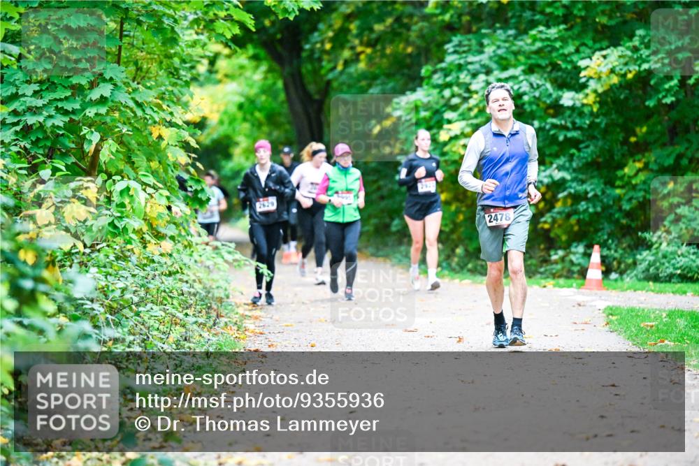 12.10.2025 - Bramfelder Halbmarathon 2025 Dr. Thomas Lammeyer http://msf.ph/oto/9355936 12.10.2025 10:55:20 Laufen 2629, 2922, 2478 meine-sportfotos.de