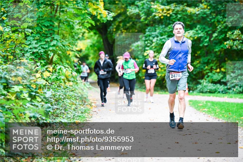 12.10.2025 - Bramfelder Halbmarathon 2025 Dr. Thomas Lammeyer http://msf.ph/oto/9355953 12.10.2025 10:55:22 Laufen 2478 meine-sportfotos.de