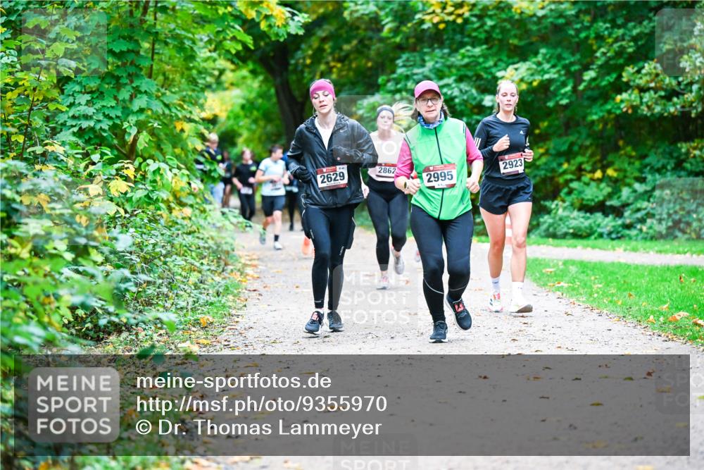 12.10.2025 - Bramfelder Halbmarathon 2025 Dr. Thomas Lammeyer http://msf.ph/oto/9355970 12.10.2025 10:55:25 Laufen 2629, 2862, 2995, 2923 meine-sportfotos.de