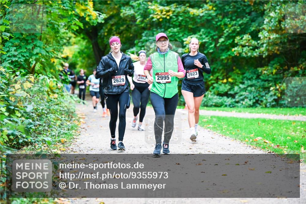 12.10.2025 - Bramfelder Halbmarathon 2025 Dr. Thomas Lammeyer http://msf.ph/oto/9355973 12.10.2025 10:55:26 Laufen 2629, 2862, 2995, 2923 meine-sportfotos.de