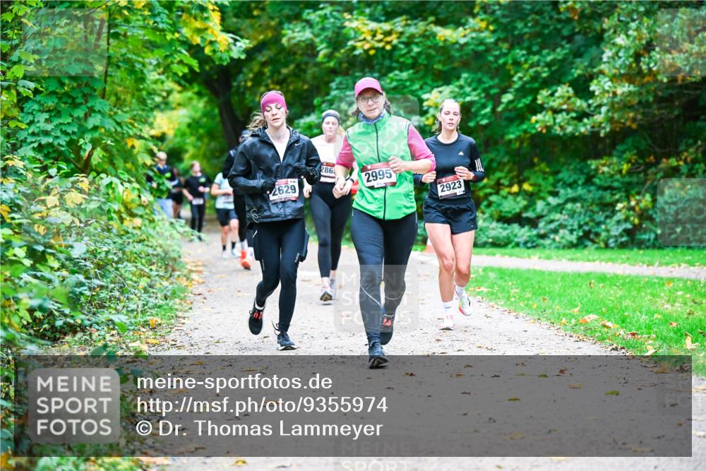 12.10.2025 - Bramfelder Halbmarathon 2025 Dr. Thomas Lammeyer http://msf.ph/oto/9355974 12.10.2025 10:55:26 Laufen 2629, 286, 2995, 2923 meine-sportfotos.de