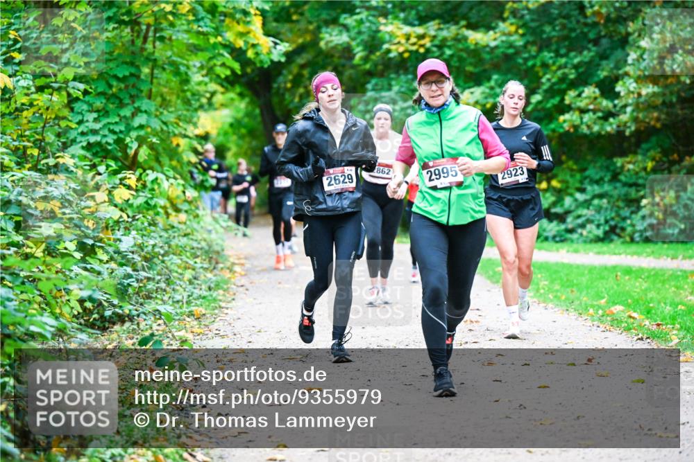 12.10.2025 - Bramfelder Halbmarathon 2025 Dr. Thomas Lammeyer http://msf.ph/oto/9355979 12.10.2025 10:55:27 Laufen 2629, 862, 2995, 2923 meine-sportfotos.de