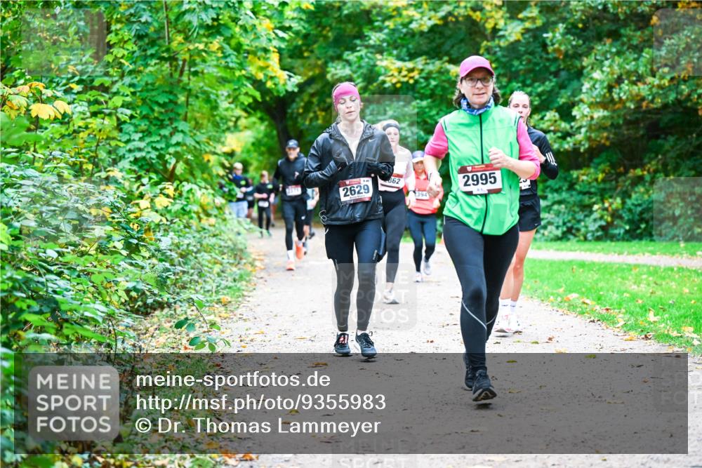 12.10.2025 - Bramfelder Halbmarathon 2025 Dr. Thomas Lammeyer http://msf.ph/oto/9355983 12.10.2025 10:55:27 Laufen 2629, 862, 2995, 394 meine-sportfotos.de