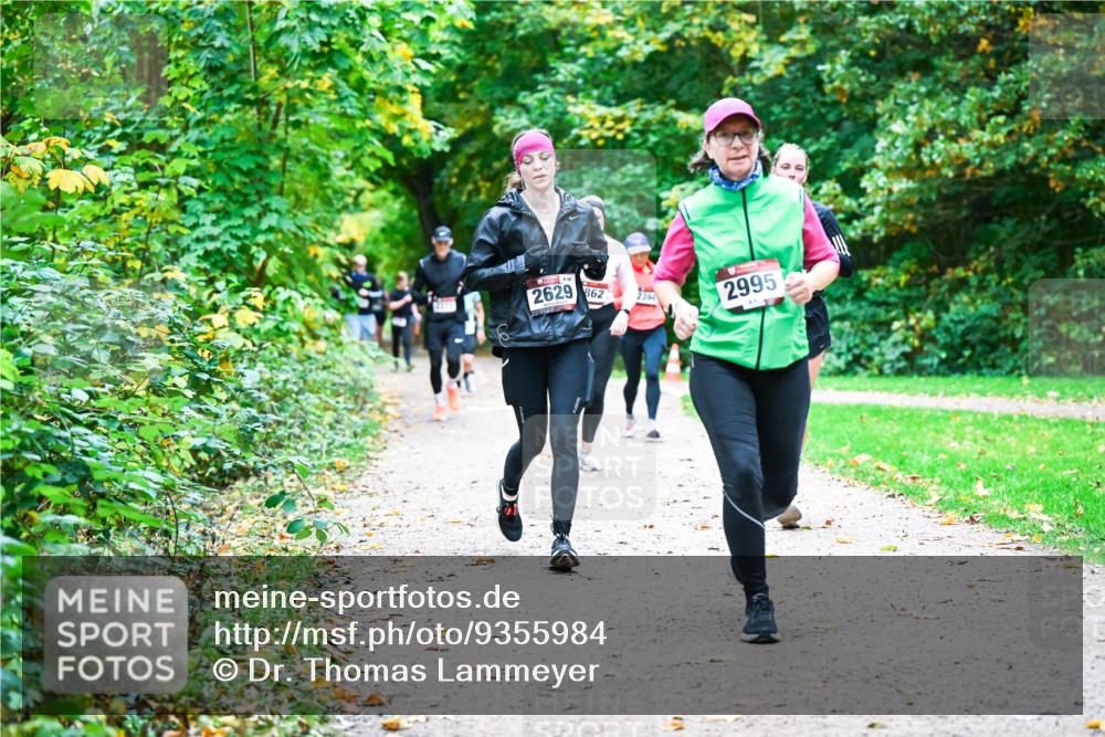 12.10.2025 - Bramfelder Halbmarathon 2025 Dr. Thomas Lammeyer http://msf.ph/oto/9355984 12.10.2025 10:55:27 Laufen 2629, 862, 2351, 2995 meine-sportfotos.de