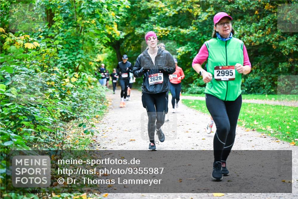 12.10.2025 - Bramfelder Halbmarathon 2025 Dr. Thomas Lammeyer http://msf.ph/oto/9355987 12.10.2025 10:55:28 Laufen 2629, 194, 2995, 41 meine-sportfotos.de