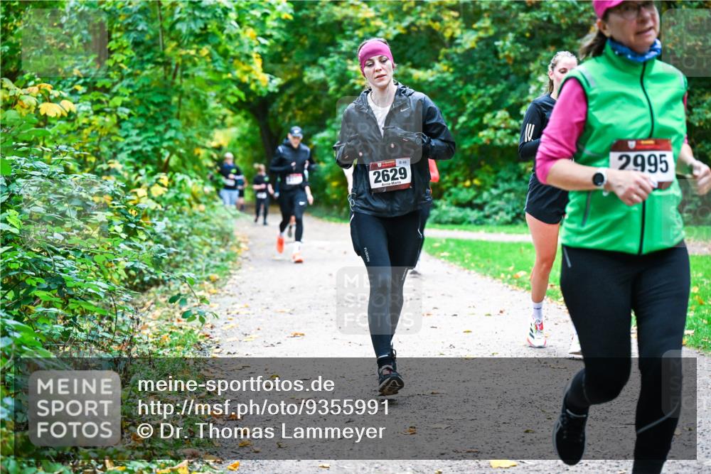 12.10.2025 - Bramfelder Halbmarathon 2025 Dr. Thomas Lammeyer http://msf.ph/oto/9355991 12.10.2025 10:55:28 Laufen 49, 2629, 2995 meine-sportfotos.de