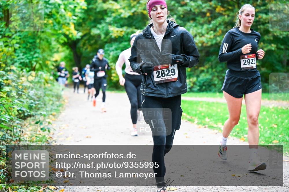 12.10.2025 - Bramfelder Halbmarathon 2025 Dr. Thomas Lammeyer http://msf.ph/oto/9355995 12.10.2025 10:55:29 Laufen 3, 49, 2629, 2923 meine-sportfotos.de