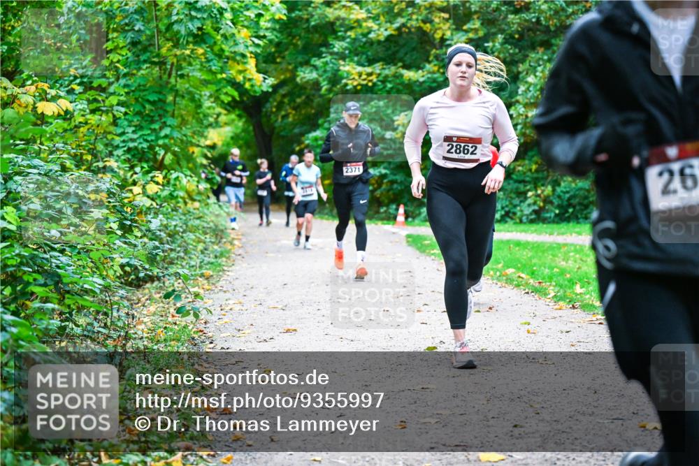 12.10.2025 - Bramfelder Halbmarathon 2025 Dr. Thomas Lammeyer http://msf.ph/oto/9355997 12.10.2025 10:55:30 Laufen 2371, 2862, 26 meine-sportfotos.de