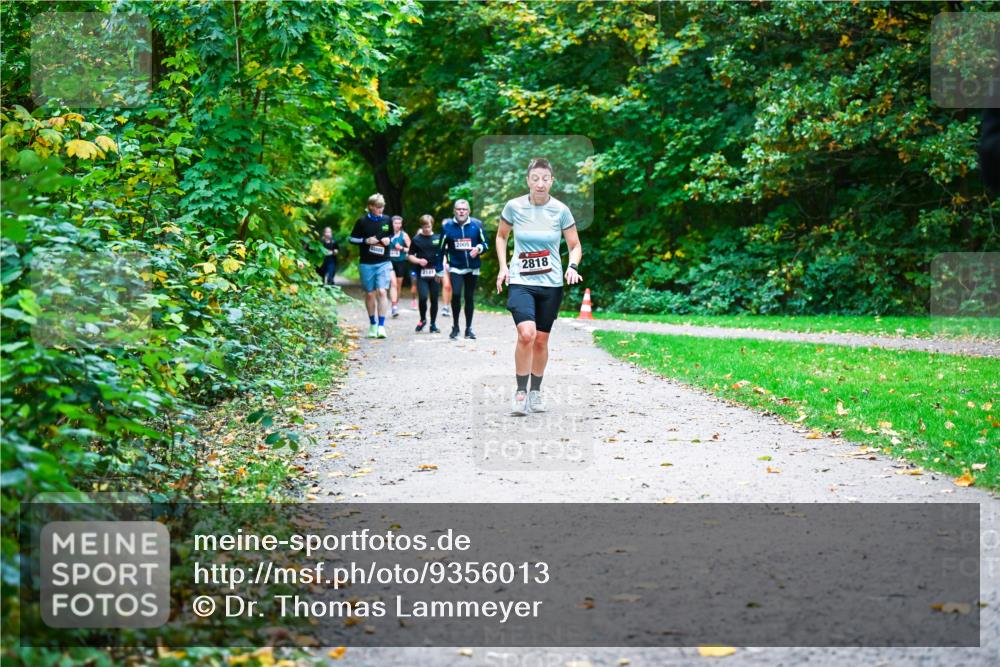 12.10.2025 - Bramfelder Halbmarathon 2025 Dr. Thomas Lammeyer http://msf.ph/oto/9356013 12.10.2025 10:55:33 Laufen 2101, 2818 meine-sportfotos.de