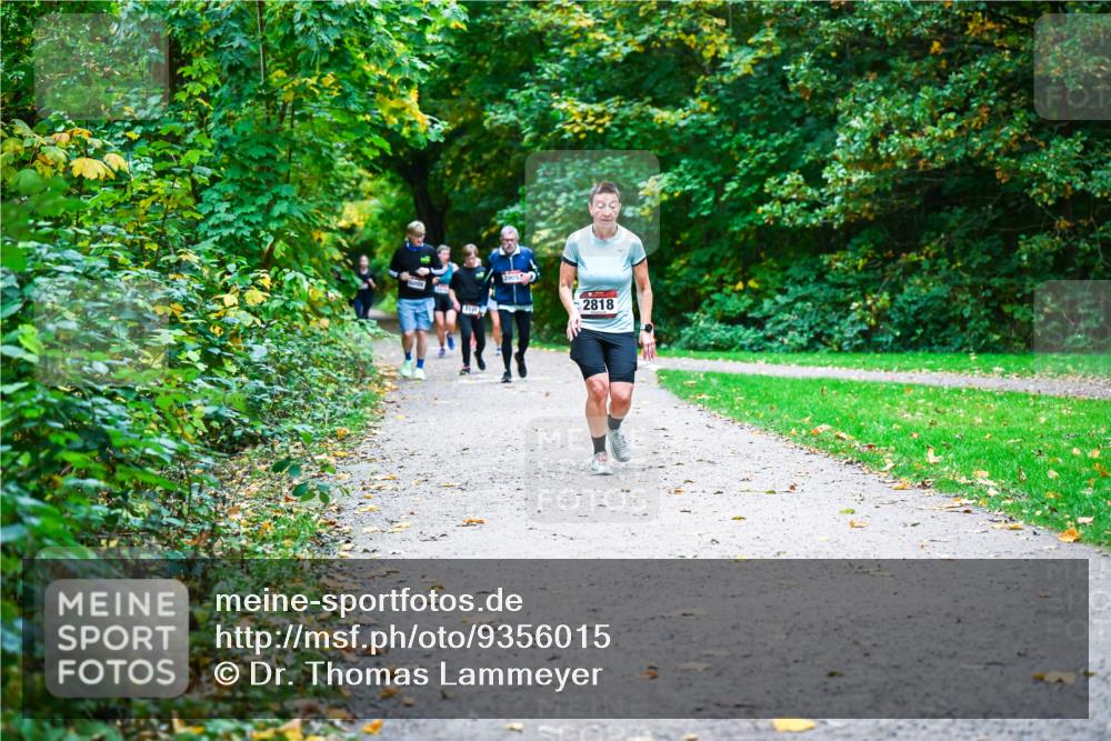 12.10.2025 - Bramfelder Halbmarathon 2025 Dr. Thomas Lammeyer http://msf.ph/oto/9356015 12.10.2025 10:55:34 Laufen 2005, 2818 meine-sportfotos.de