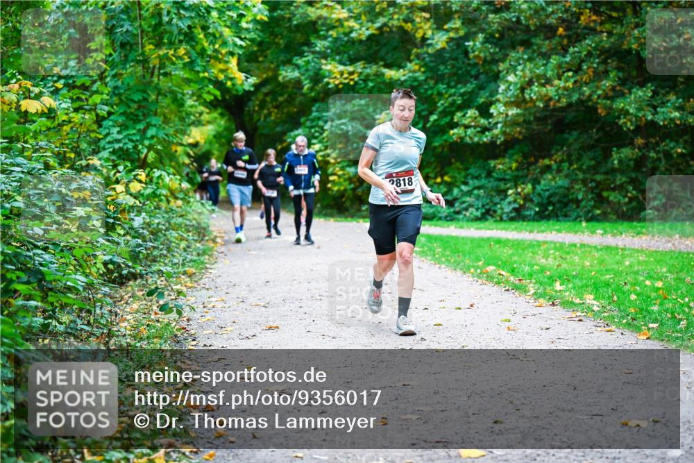 12.10.2025 - Bramfelder Halbmarathon 2025 Dr. Thomas Lammeyer http://msf.ph/oto/9356017 12.10.2025 10:55:35 Laufen 2818 meine-sportfotos.de