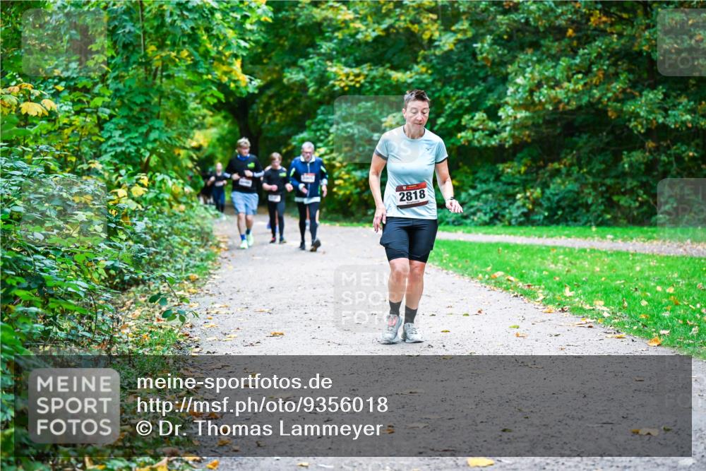 12.10.2025 - Bramfelder Halbmarathon 2025 Dr. Thomas Lammeyer http://msf.ph/oto/9356018 12.10.2025 10:55:35 Laufen 2818 meine-sportfotos.de