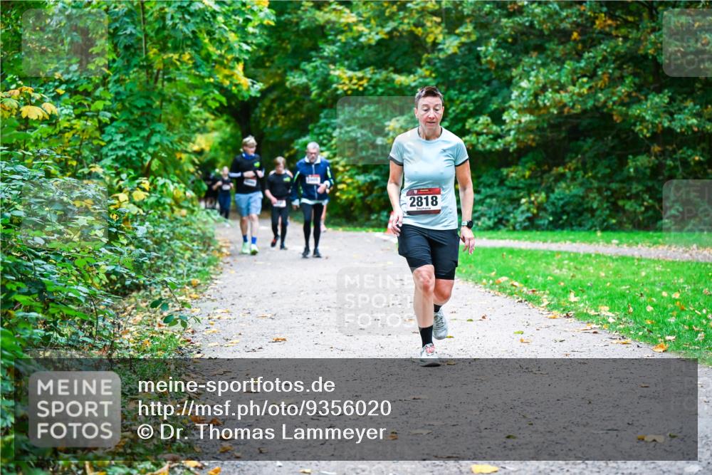 12.10.2025 - Bramfelder Halbmarathon 2025 Dr. Thomas Lammeyer http://msf.ph/oto/9356020 12.10.2025 10:55:35 Laufen 2818 meine-sportfotos.de