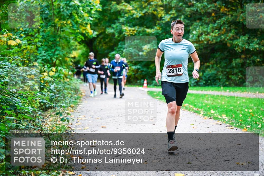 12.10.2025 - Bramfelder Halbmarathon 2025 Dr. Thomas Lammeyer http://msf.ph/oto/9356024 12.10.2025 10:55:35 Laufen 2818 meine-sportfotos.de