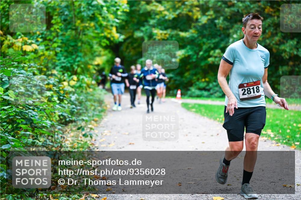 12.10.2025 - Bramfelder Halbmarathon 2025 Dr. Thomas Lammeyer http://msf.ph/oto/9356028 12.10.2025 10:55:36 Laufen 2818 meine-sportfotos.de