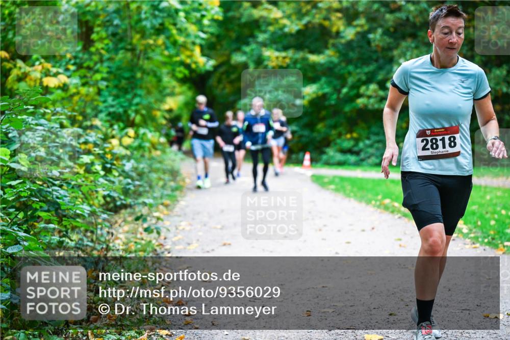 12.10.2025 - Bramfelder Halbmarathon 2025 Dr. Thomas Lammeyer http://msf.ph/oto/9356029 12.10.2025 10:55:36 Laufen 2818 meine-sportfotos.de