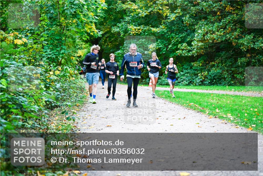 12.10.2025 - Bramfelder Halbmarathon 2025 Dr. Thomas Lammeyer http://msf.ph/oto/9356032 12.10.2025 10:55:38 Laufen 2101, 2005, 2334 meine-sportfotos.de