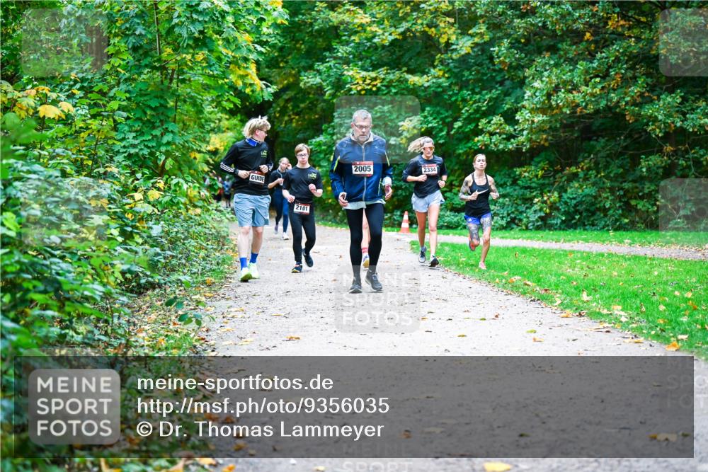 12.10.2025 - Bramfelder Halbmarathon 2025 Dr. Thomas Lammeyer http://msf.ph/oto/9356035 12.10.2025 10:55:39 Laufen 2101, 2005, 2334 meine-sportfotos.de
