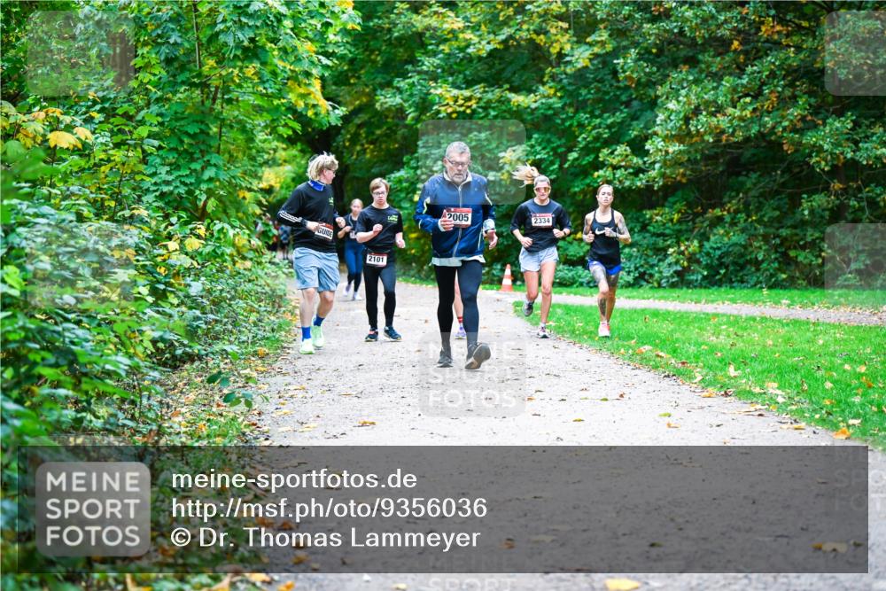 12.10.2025 - Bramfelder Halbmarathon 2025 Dr. Thomas Lammeyer http://msf.ph/oto/9356036 12.10.2025 10:55:39 Laufen 2101, 2005, 2334 meine-sportfotos.de