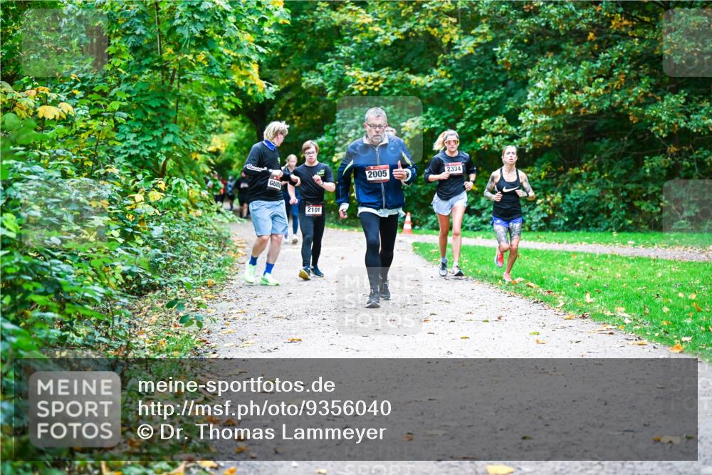 12.10.2025 - Bramfelder Halbmarathon 2025 Dr. Thomas Lammeyer http://msf.ph/oto/9356040 12.10.2025 10:55:39 Laufen 2101, 2005, 2334 meine-sportfotos.de