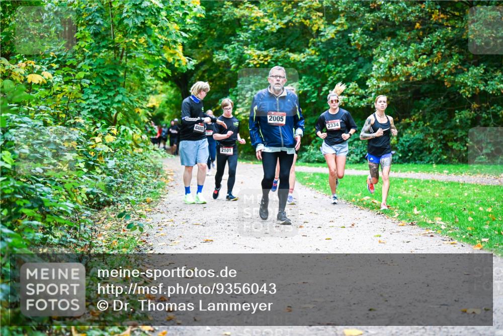 12.10.2025 - Bramfelder Halbmarathon 2025 Dr. Thomas Lammeyer http://msf.ph/oto/9356043 12.10.2025 10:55:40 Laufen 2005, 2101, 2334 meine-sportfotos.de